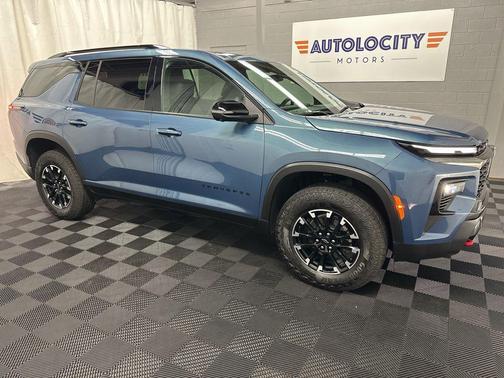 Lakeshore Blue Metallic 2025 Chevrolet Traverse AWD Z71