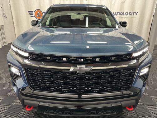 Lakeshore Blue Metallic 2025 Chevrolet Traverse AWD Z71