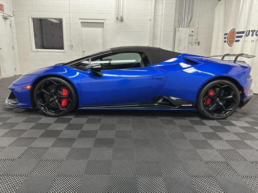 2020 Lamborghini Huracan EVO Base
