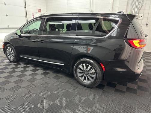 2023 Chrysler Pacifica Hybrid Limited