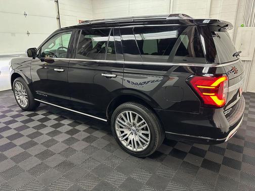 Agate Black Metallic 2022 Ford Expedition Platinum