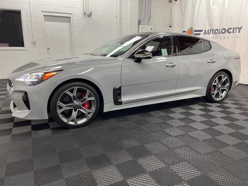 2022 Kia Stinger GT1