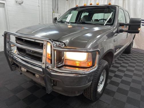 2004 Ford F-350 XLT Crew Cab Super Duty