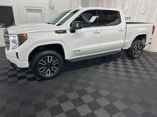 Summit White 2025 GMC Sierra 1500 AT4