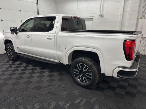 Summit White 2025 GMC Sierra 1500 AT4