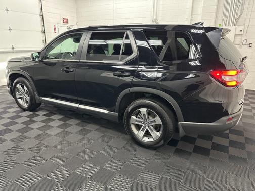2023 Honda Pilot AWD EX-L 7 Passenger