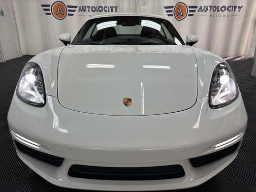 Carrara White Metallic 2019 Porsche 718 Cayman Base