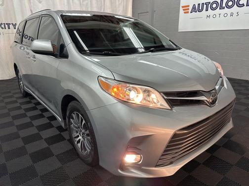 2019 Toyota Sienna XLE