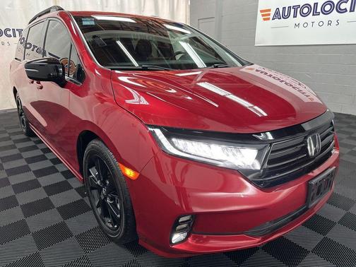 Radiant Red Metallic II 2023 Honda Odyssey Sport