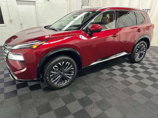 Scarlet Ember Tintcoat 2026 Nissan Rogue Platinum