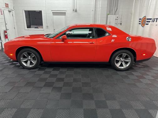 2017 Dodge Challenger SXT