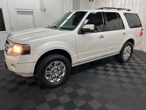 White Platinum Clearcoat Metallic 2011 Ford Expedition Limited