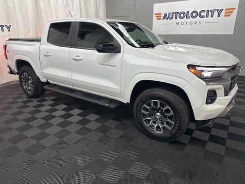 Summit White 2024 Chevrolet Colorado Z71