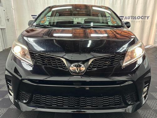 2018 Toyota Sienna SE