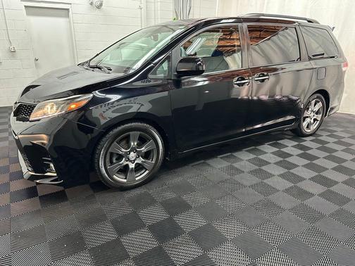 2018 Toyota Sienna SE