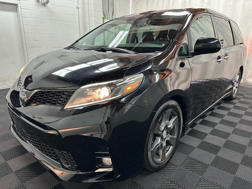 2018 Toyota Sienna SE