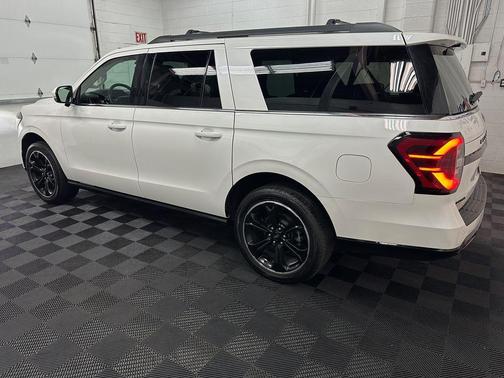 Star White Metallic Tri-Coat 2024 Ford Expedition Max Limited