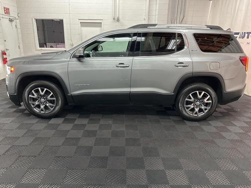 2023 GMC Acadia AWD SLT