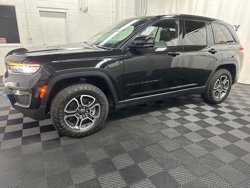2022 Jeep Grand Cherokee 4xe Trailhawk