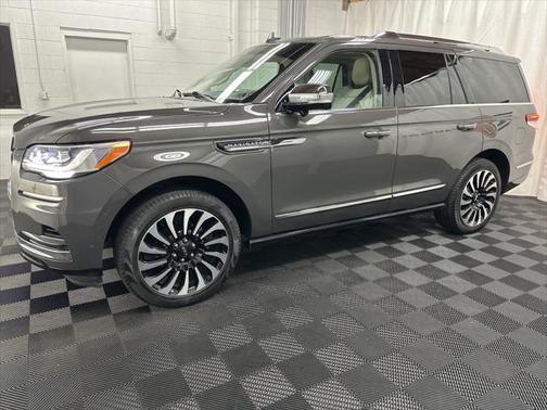 2023 Lincoln Navigator Black Label
