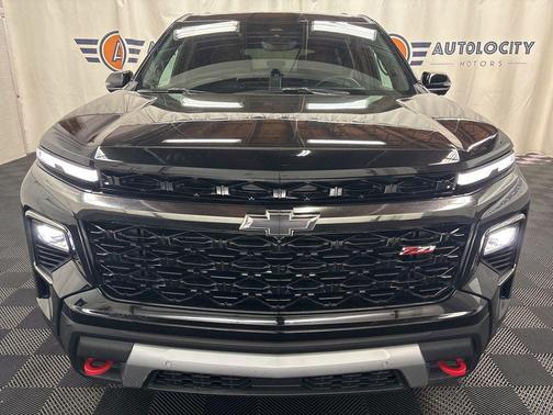 Mosaic Black Metallic 2024 Chevrolet Traverse AWD Z71