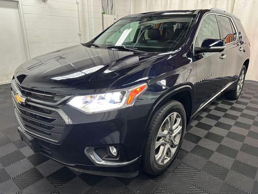 Midnight Blue Metallic 2020 Chevrolet Traverse Premier