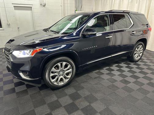 Midnight Blue Metallic 2020 Chevrolet Traverse Premier