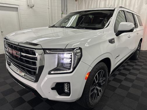 2023 GMC Yukon XL 4WD AT4