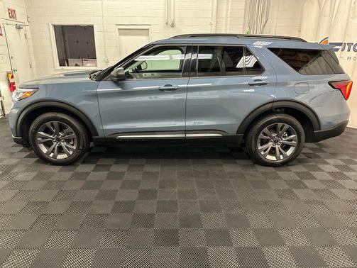 Vapor Blue Metallic 2025 Ford Explorer Active