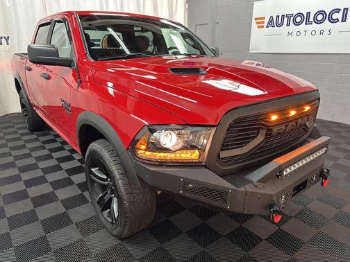Flame Red Clearcoat 2022 RAM 1500 Classic Warlock Crew Cab 4x4 5'7' Box