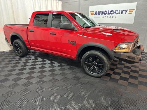 Flame Red Clearcoat 2022 RAM 1500 Classic Warlock Crew Cab 4x4 5'7' Box