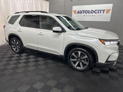 Platinum White Pearl 2024 Honda Pilot Elite