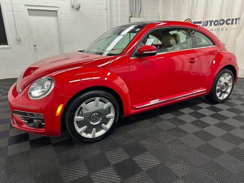 Tornado Red 2019 Volkswagen Beetle 2.0T SE