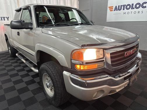 2004 GMC Sierra 2500 SLE H/D Extended Cab