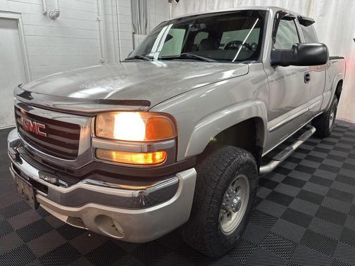 2004 GMC Sierra 2500 SLE H/D Extended Cab