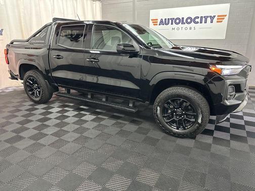 Black 2025 Chevrolet Colorado Z71