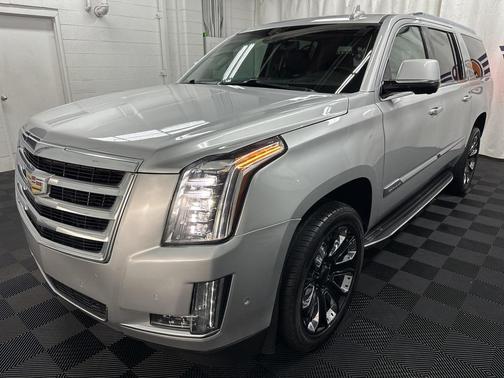 2019 Cadillac Escalade ESV Luxury