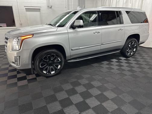 2019 Cadillac Escalade ESV Luxury