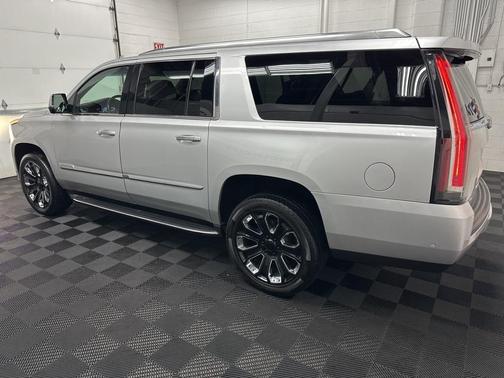 2019 Cadillac Escalade ESV Luxury