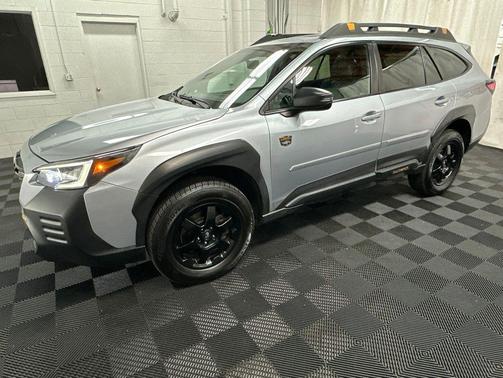 Ice Silver Metallic 2022 Subaru Outback Wilderness