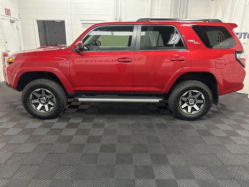 2021 Toyota 4Runner TRD Off Road