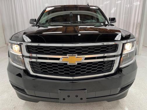 Photo 3 of 48 of 2019 Chevrolet Tahoe LT