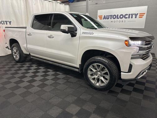 Iridescent Pearl Tricoat 2019 Chevrolet Silverado 1500 High Country