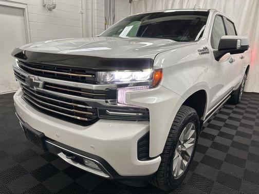 Iridescent Pearl Tricoat 2019 Chevrolet Silverado 1500 High Country