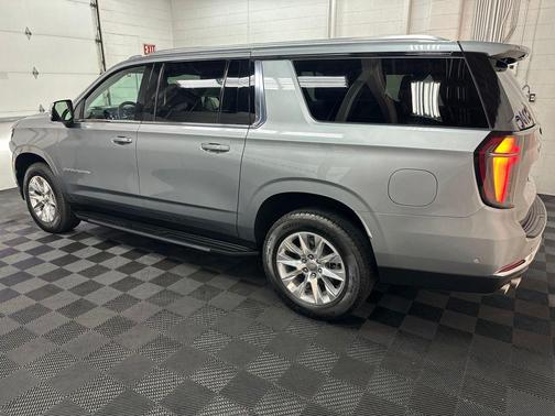 Sterling Gray Metallic 2025 Chevrolet Suburban Premier