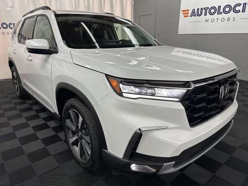 2025 Honda Pilot Touring 8-Passenger
