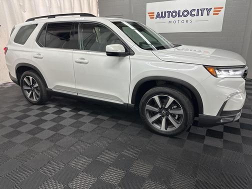 2025 Honda Pilot Touring 8-Passenger