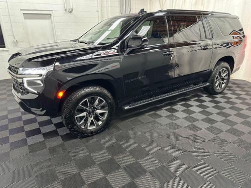 Black 2023 Chevrolet Suburban 4WD Z71