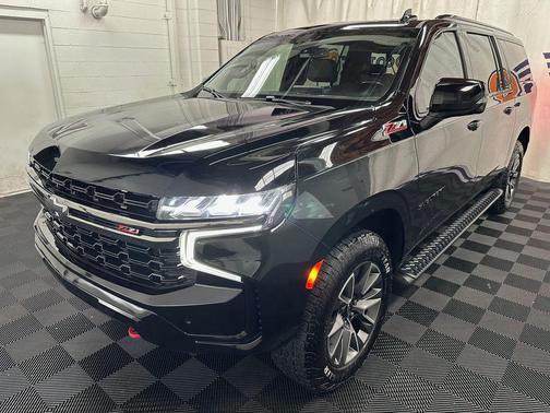 Black 2023 Chevrolet Suburban 4WD Z71