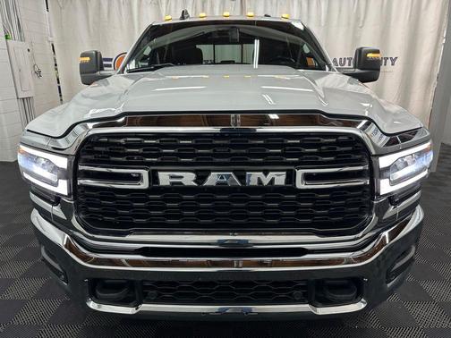 Bright White Clearcoat 2023 RAM 2500 Big Horn Crew Cab 4x4 6'4' Box